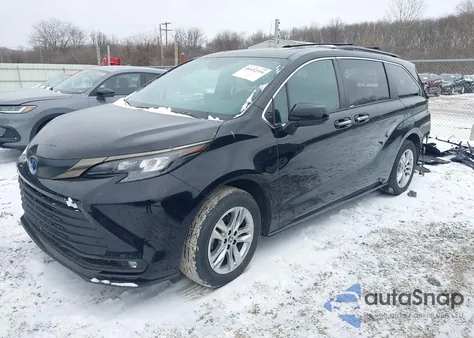 2022 Toyota Sienna Xle Woodland Edition z USA, uszkodzony, nr VIN 5TDASKFC3NS042744